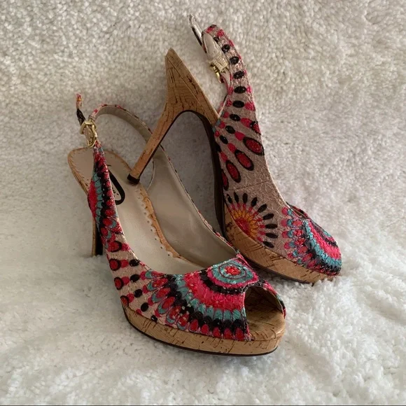 J Renee Peep Toe Heels 3 1/2 inch heel and cork 1/2 inch platform.  Size 6. - Picture 2 of 4